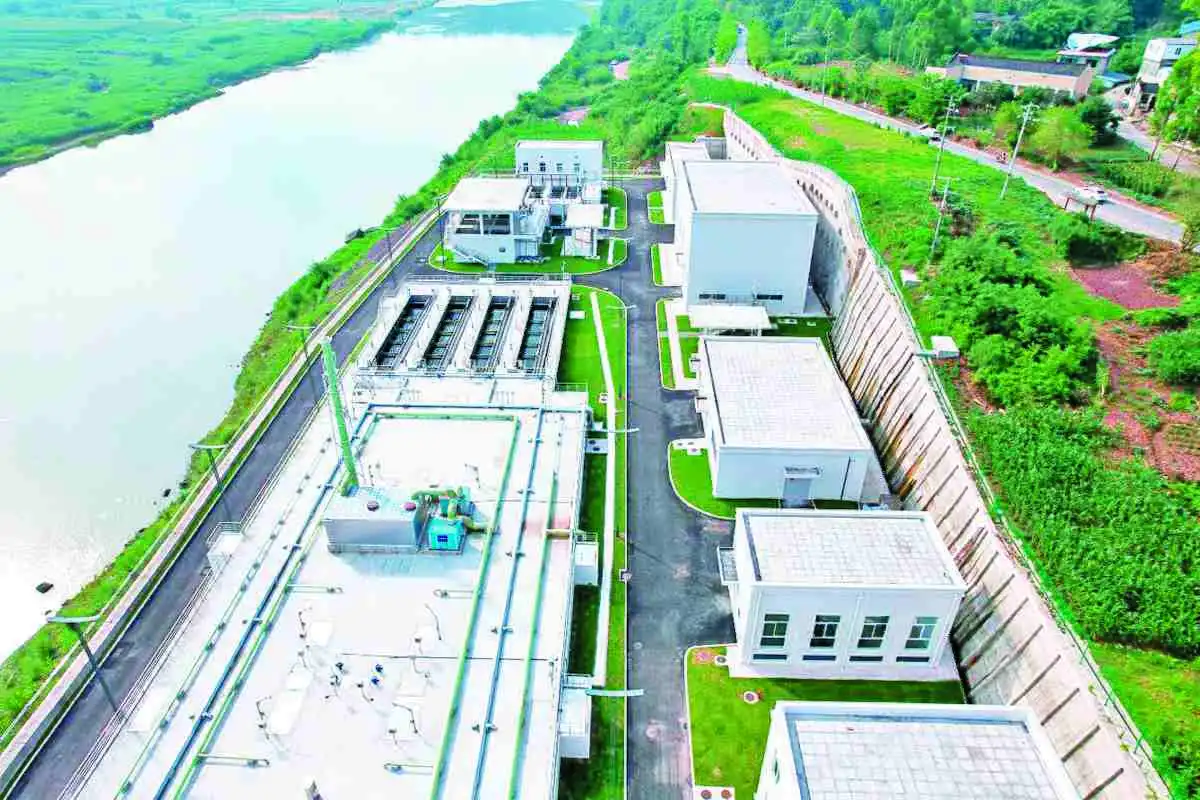 How do Sewage Treatment Flocculants affect the quality of treated water?